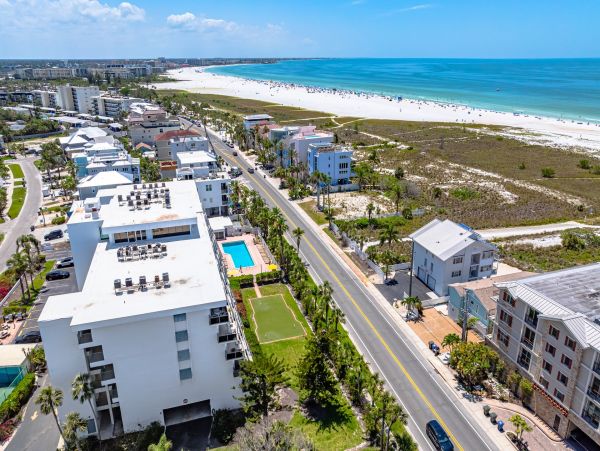 Siesta Key Vacation Rental with Beach Access & Ocean Views 2-Bedroom Condo