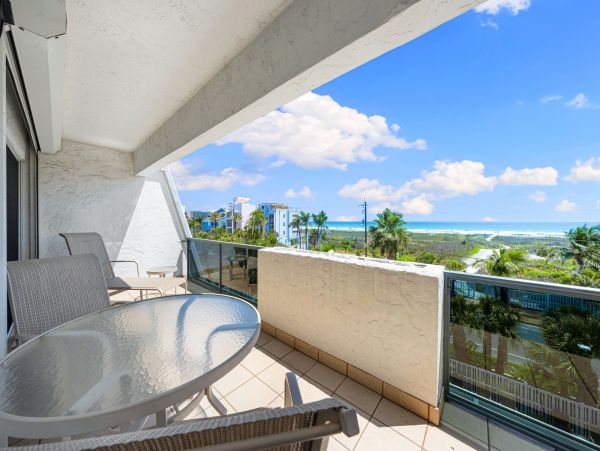 Siesta Key Vacation Rental with Beach Access & Ocean Views 2-Bedroom Condo