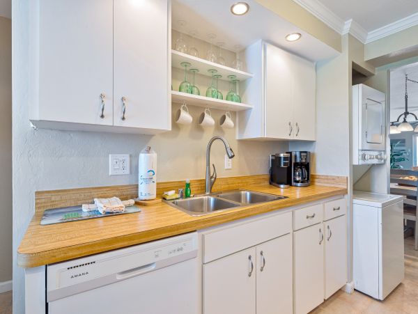 Siesta Key Vacation Rental with Beach Access & Ocean Views 2-Bedroom Condo