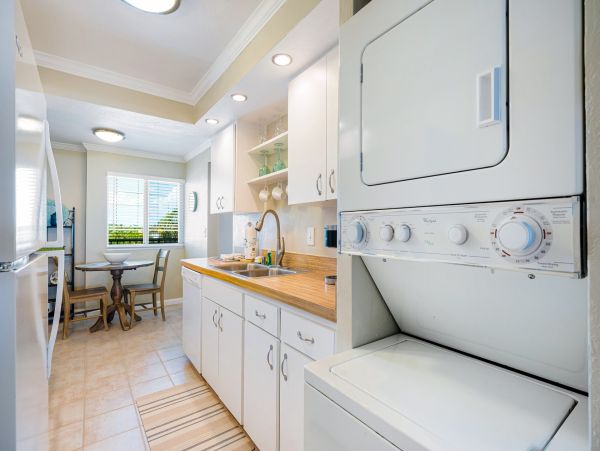 Siesta Key Vacation Rental with Beach Access & Ocean Views 2-Bedroom Condo