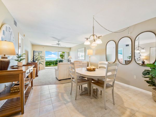 Siesta Key Vacation Rental with Beach Access & Ocean Views 2-Bedroom Condo
