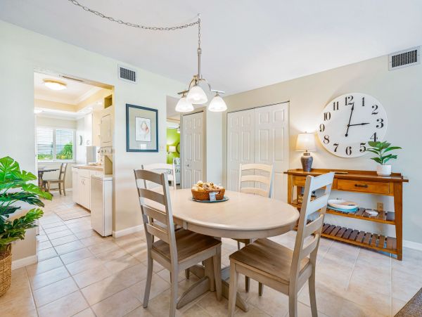 Siesta Key Vacation Rental with Beach Access & Ocean Views 2-Bedroom Condo