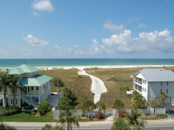Siesta Key Vacation Condo Two Bedroom Walk to Beach