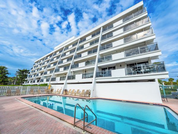 Beachfront Condo in Siesta Key