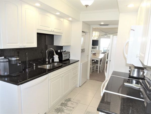 Siesta Key Vacation Condo 2 Bedrooms Gulf Views!