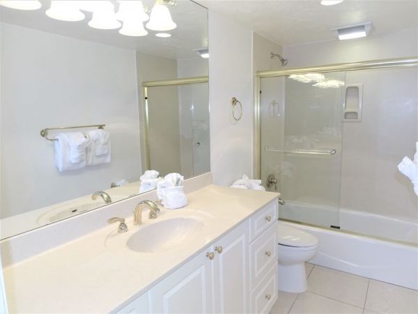 Siesta Key Vacation Condo 2 Bedrooms Gulf Views!