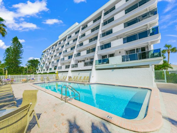 Siesta Key Vacation Condo 2 Bedrooms Gulf Views!