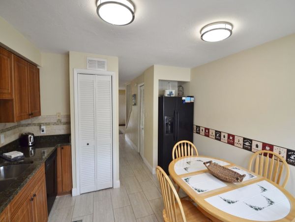 Siesta Key Vacation Rental 2 Bedroom Sleeps 7