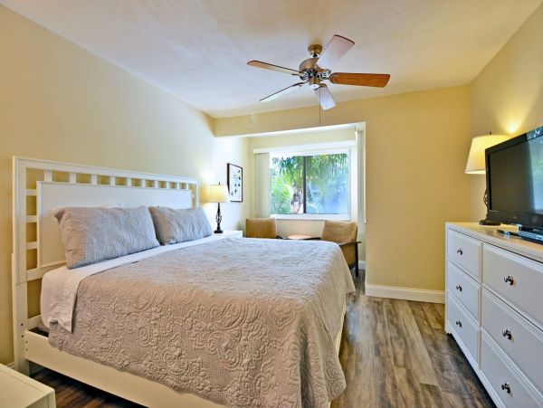 Siesta Key Vacation Rental 2 Bedroom Sleeps 7