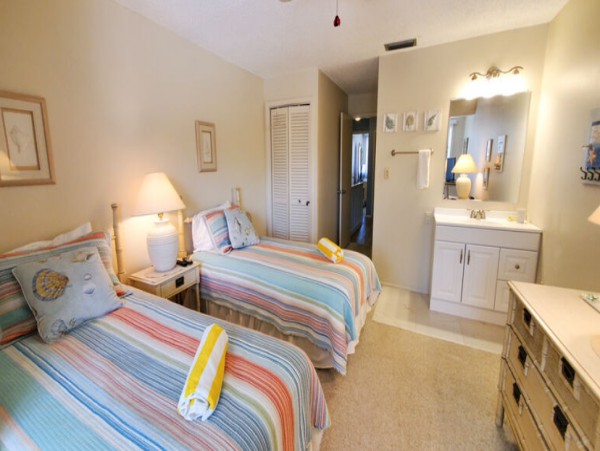 Siesta Key Vacation Rental with 2 Bedrooms