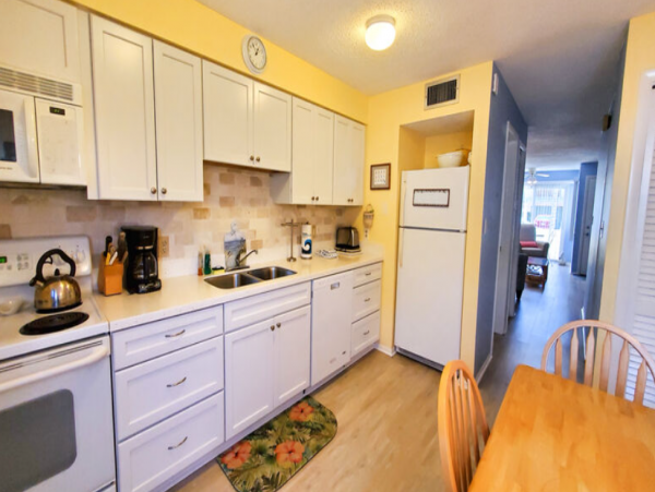 Siesta Key Vacation Rental with 2 Bedrooms