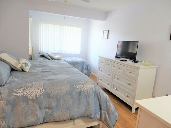 Siesta Key Vacation Condo Sleeps Six Guests