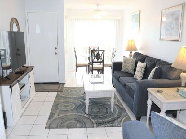 Siesta Key Vacation Condo Sleeps Six Guests