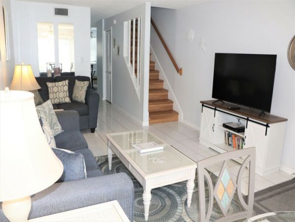 Siesta Key Vacation Condo Sleeps Six Guests