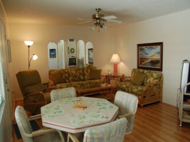 Dining Area Seats Four Dining Area Seats Four
