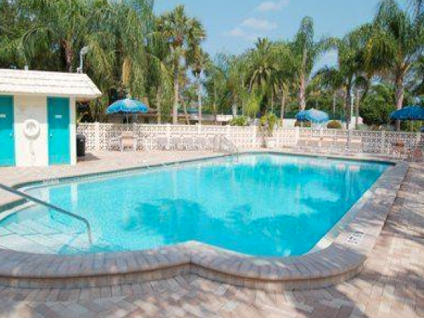 Siesta Key Beachside Two Bedroom Vacation Condo