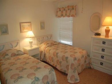 Guest Bedroom with Twin Beds