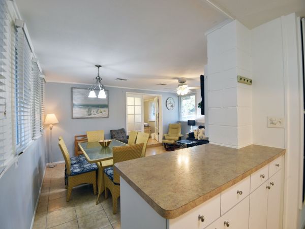 Siesta Key Three Bedroom Rental One Min Walk to Beach