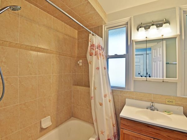 Siesta Key Three Bedroom Rental One Min Walk to Beach