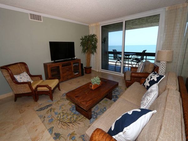 Longboat Key Vacation Condo Sleeps Four Guests.