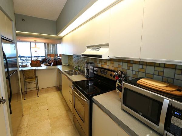 Longboat Key Vacation Condo Sleeps Four Guests.