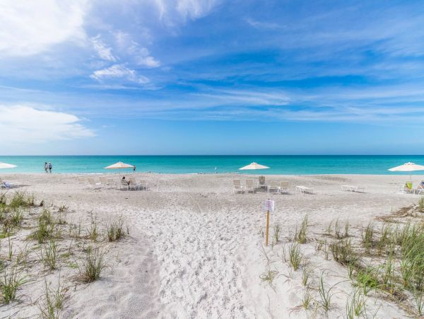 Longboat Key Vacation Condo Sleeps Four Guests.