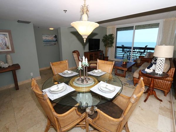 Longboat Key Vacation Condo Sleeps Four Guests.