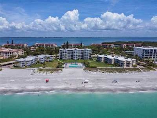 Longboat Key Vacation Condo Sleeps Four Guests.