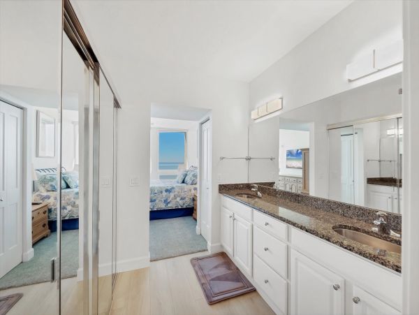 Longboat Key Beachfront Vacation Rental - Gulf of Mexico Condo with Balcony Views