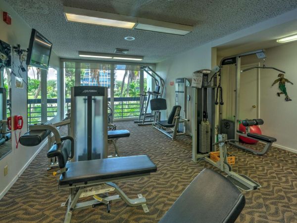 Longboat Key Florida Beach Condo with Two Bedrooms Sleeps 4