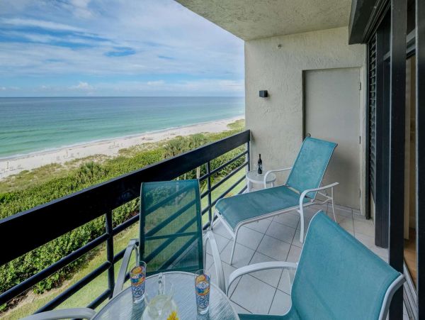 Longboat Key Florida Beach Condo with Two Bedrooms Sleeps 4