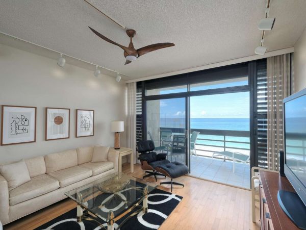 Longboat Key Florida Beach Condo with Two Bedrooms Sleeps 4