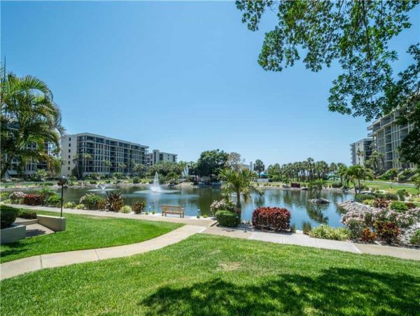 Longboat Key Florida Beach Condo with Two Bedrooms Sleeps 4