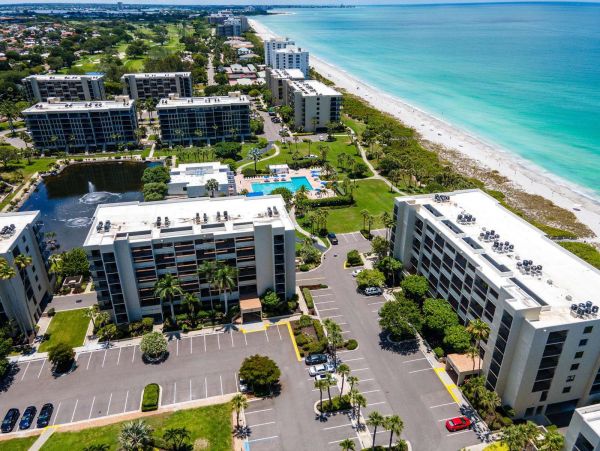 Longboat Key Florida Beach Condo with Two Bedrooms Sleeps 4
