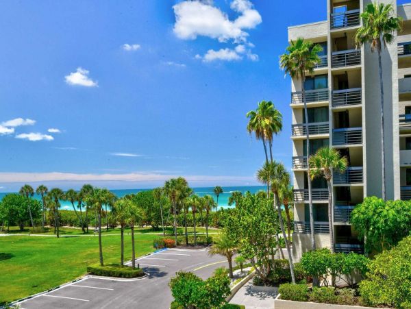 Longboat Key Florida Beach Condo with Two Bedrooms Sleeps 4