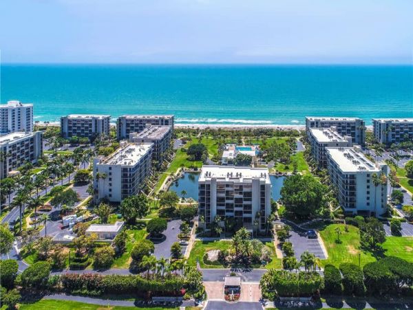 Longboat Key Vacation Condo on South End of Island Sleeps 4