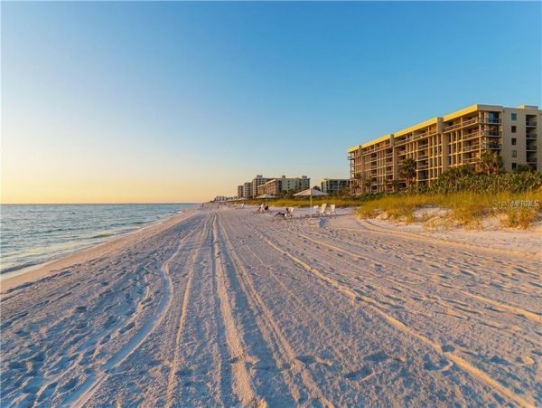 Longboat Key Vacation Condo on South End of Island Sleeps 4