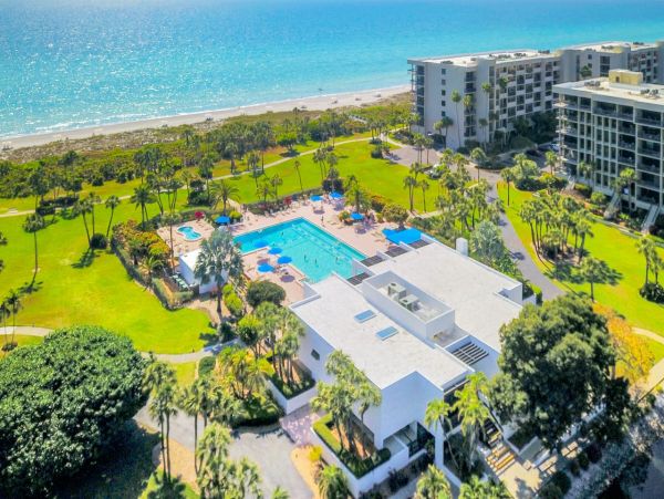 Longboat Key Vacation Condo on South End of Island Sleeps 4