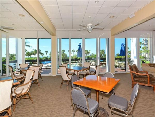 Longboat Key Vacation Condo on South End of Island Sleeps 4
