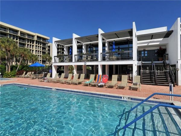 Longboat Key Vacation Condo on South End of Island Sleeps 4