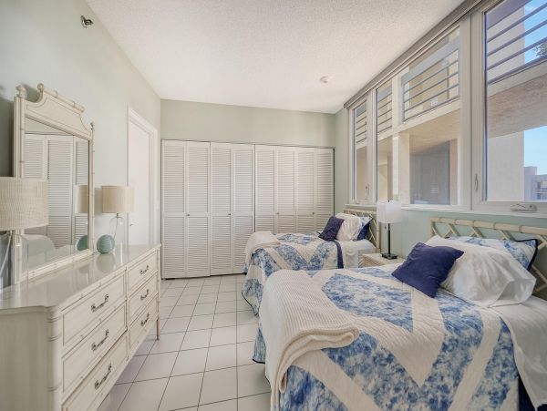 Longboat Key Beach Vacation Community 2 Bedroom Condo