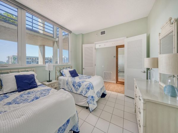 Longboat Key Beach Vacation Community 2 Bedroom Condo