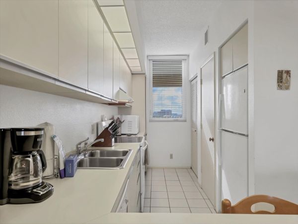 Longboat Key Vacation Rental - Gulf-Front Florida Condo with Pool & Beach Access