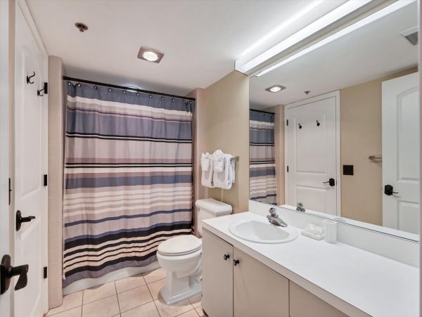 Beachfront Longboat Key Vacation Rental - Two Bedroom Luxury Vacation Condo End Unit