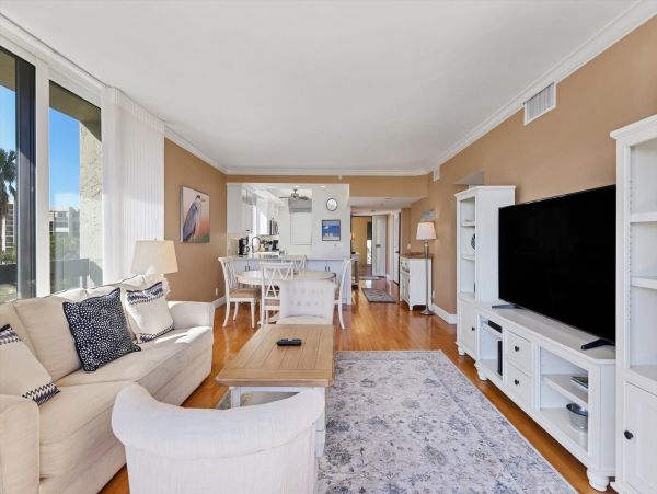 Beachfront Longboat Key Vacation Rental - Two Bedroom Luxury Vacation Condo End Unit
