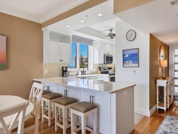 Beachfront Longboat Key Vacation Rental - Two Bedroom Luxury Vacation Condo End Unit