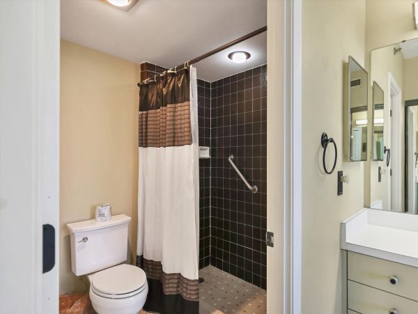 Beachfront Longboat Key Vacation Rental - Two Bedroom Luxury Vacation Condo End Unit