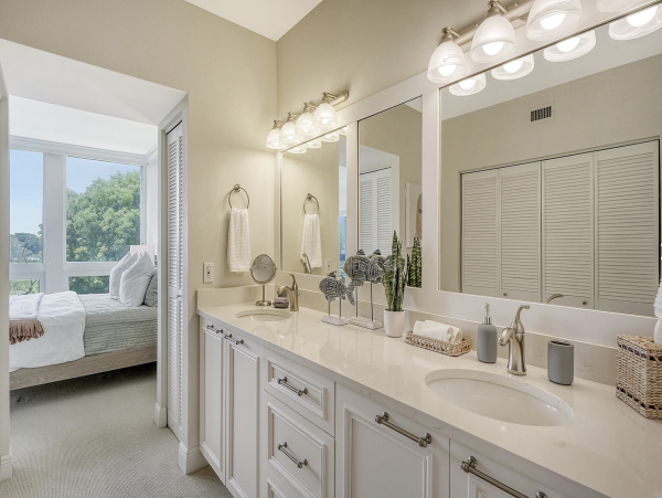 Beachfront Longboat Key Rentals - Luxury 2-Bedroom Vacation Condo