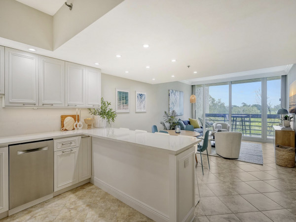 Beachfront Longboat Key Rentals - Luxury 2-Bedroom Vacation Condo