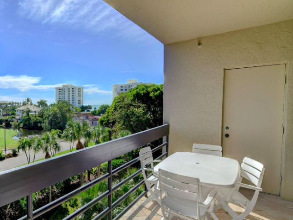 Charming Longboat Key Vacation Condo with 3-Bedrooms